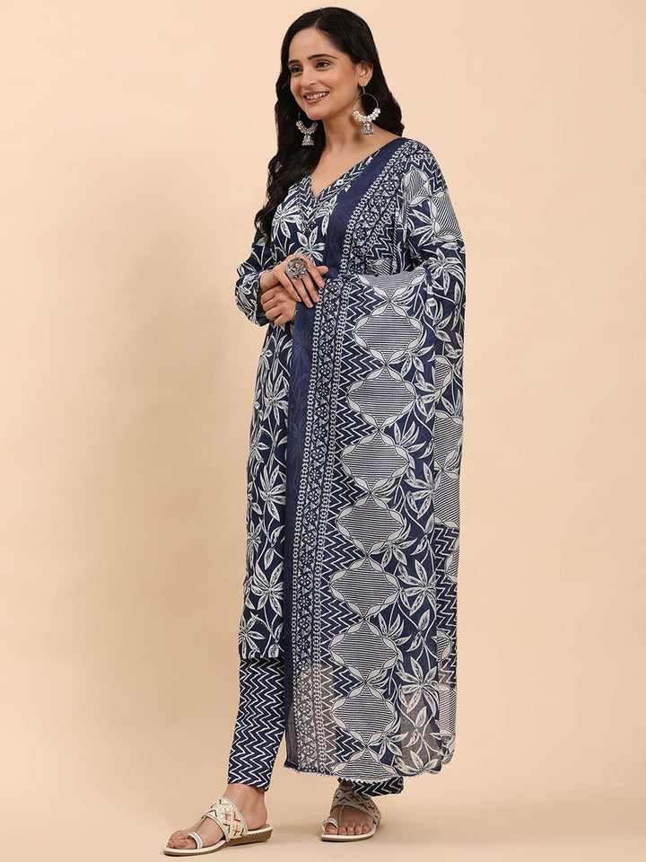 Mamicha Women Floral Printed Regular Pure Cotton Kurta with Palazzos & With Dupatta