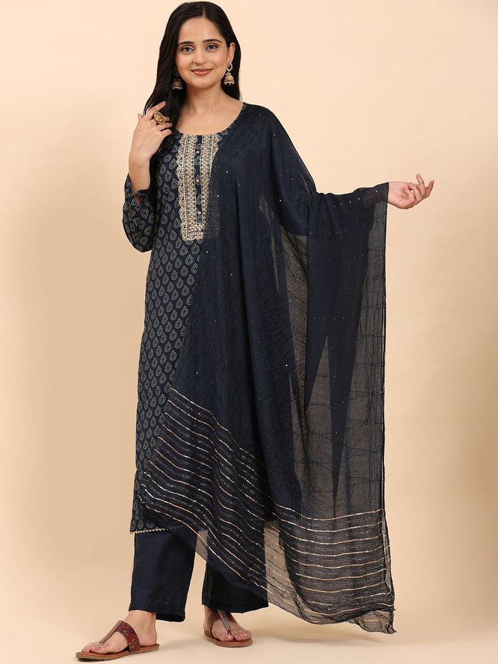 Mamicha Women Floral Printed Regular Pure Cotton Kurta with Trousers & With Dupatta