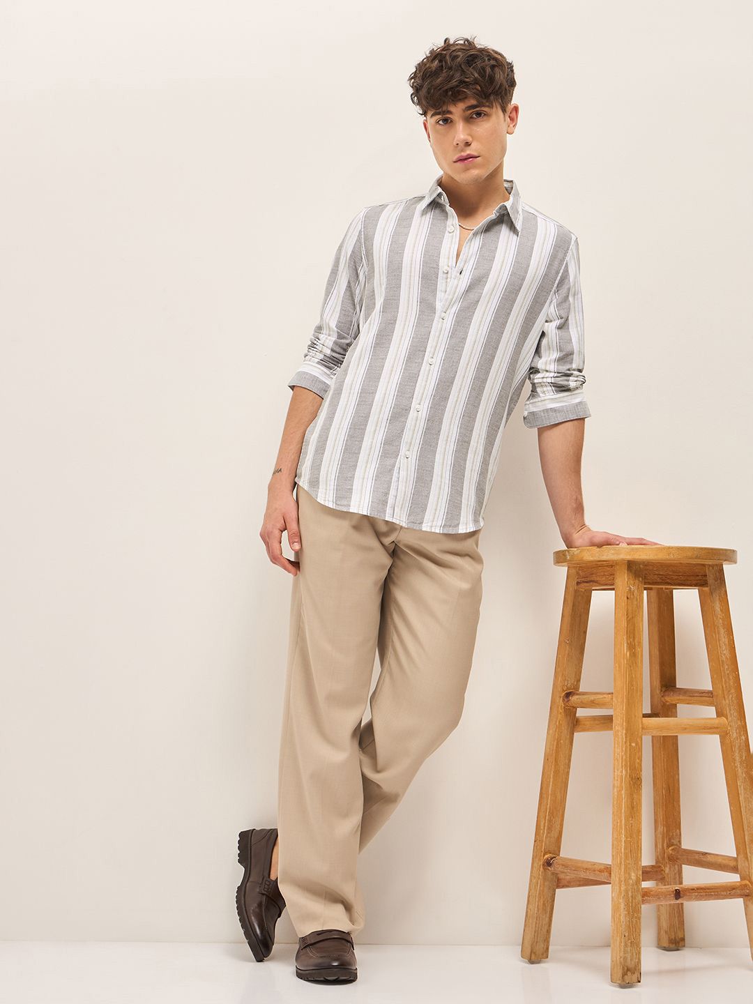THE BEAR HOUSE Men Spread Collar Vertical Striped Cotton Slim Fit Casual Shirt