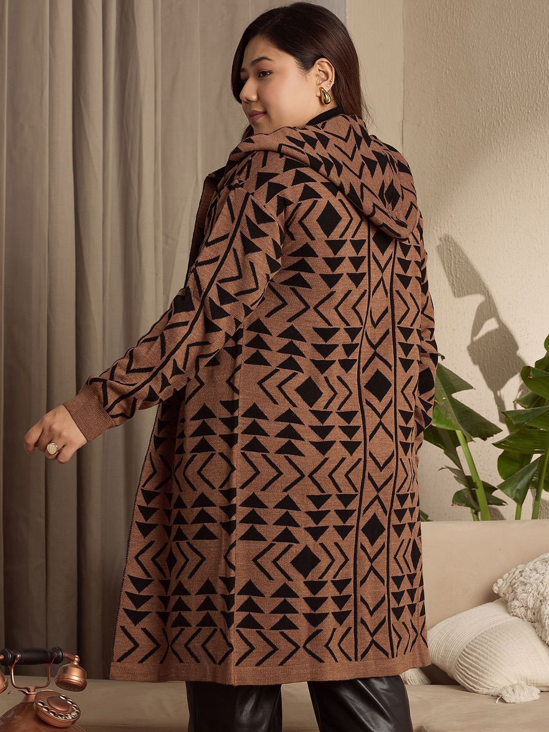 Berrylush Curve Women Printed Hooded Long Sleeves Longline