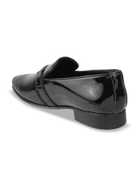 Metro Men Formal Textured Loafers