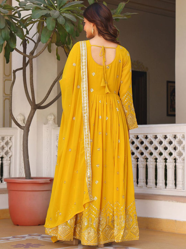 KALINI Women Floral Embroidered Regular Kurta with Trousers & With Dupatta