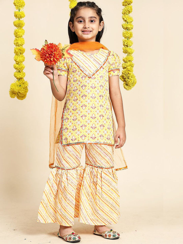 Cutiekins Girls Geometric Printed Gotta Patti Straight Kurta With Sharara & Dupatta
