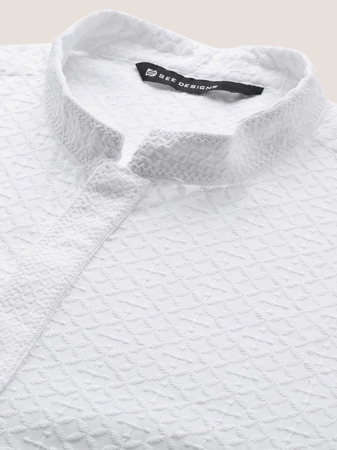 Lihat Reka bentuk bersulam bersulam Mandarin Mandarin Collar Chanderi Silk Lurus Kurta