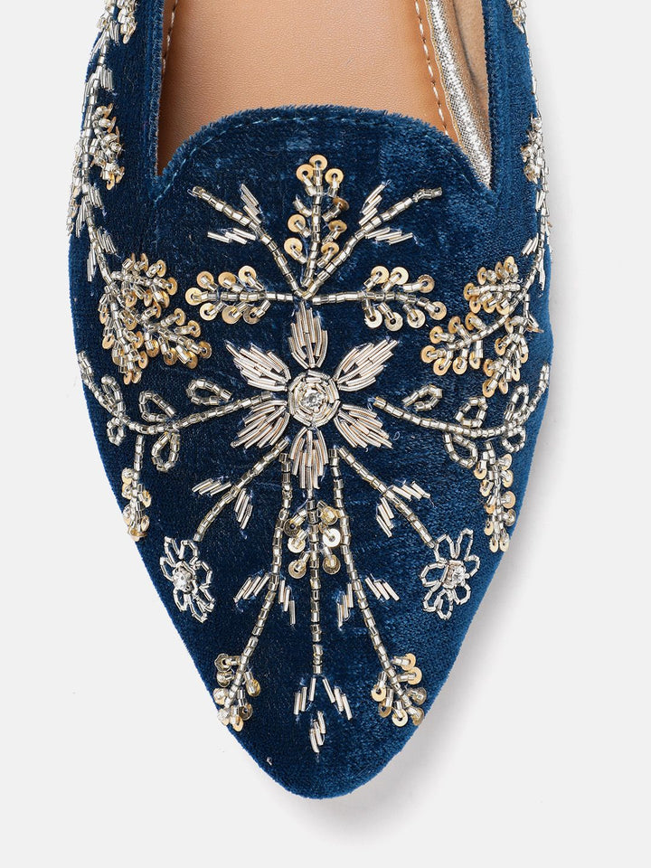 House of Pataudi Women Embellished Ethnic Mules