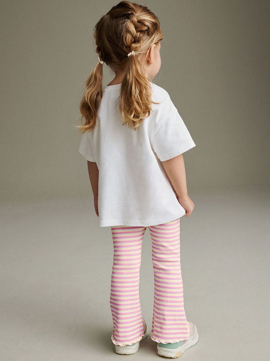 YK Girls Printed T-shirt With Leggings