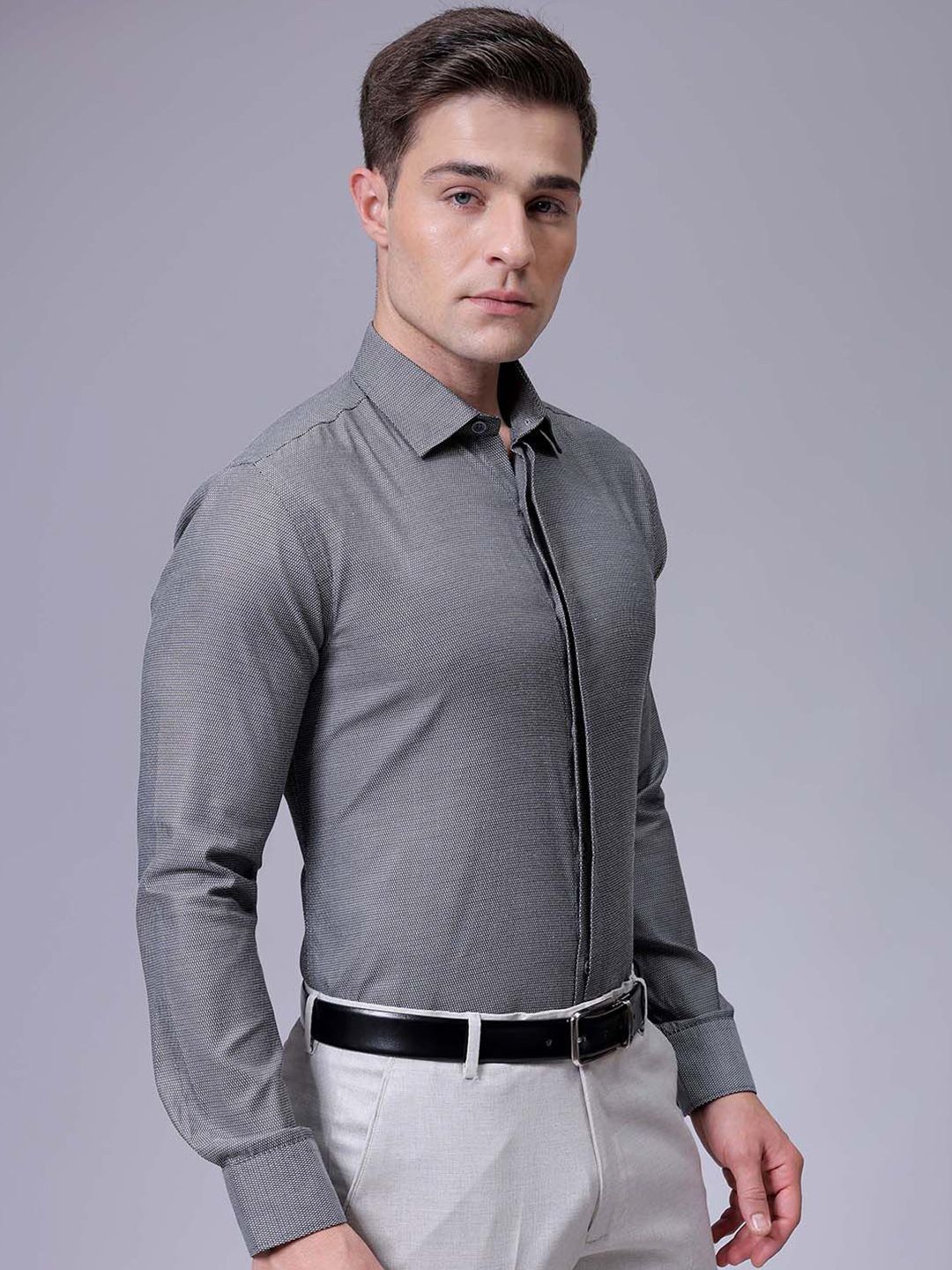 The Indian Garage Co. X Luxe Men Slim Fit Cutaway Collar Textured Formal Shirt