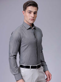 The Indian Garage Co. X Luxe Men Slim Fit Cutaway Collar Textured Formal Shirt