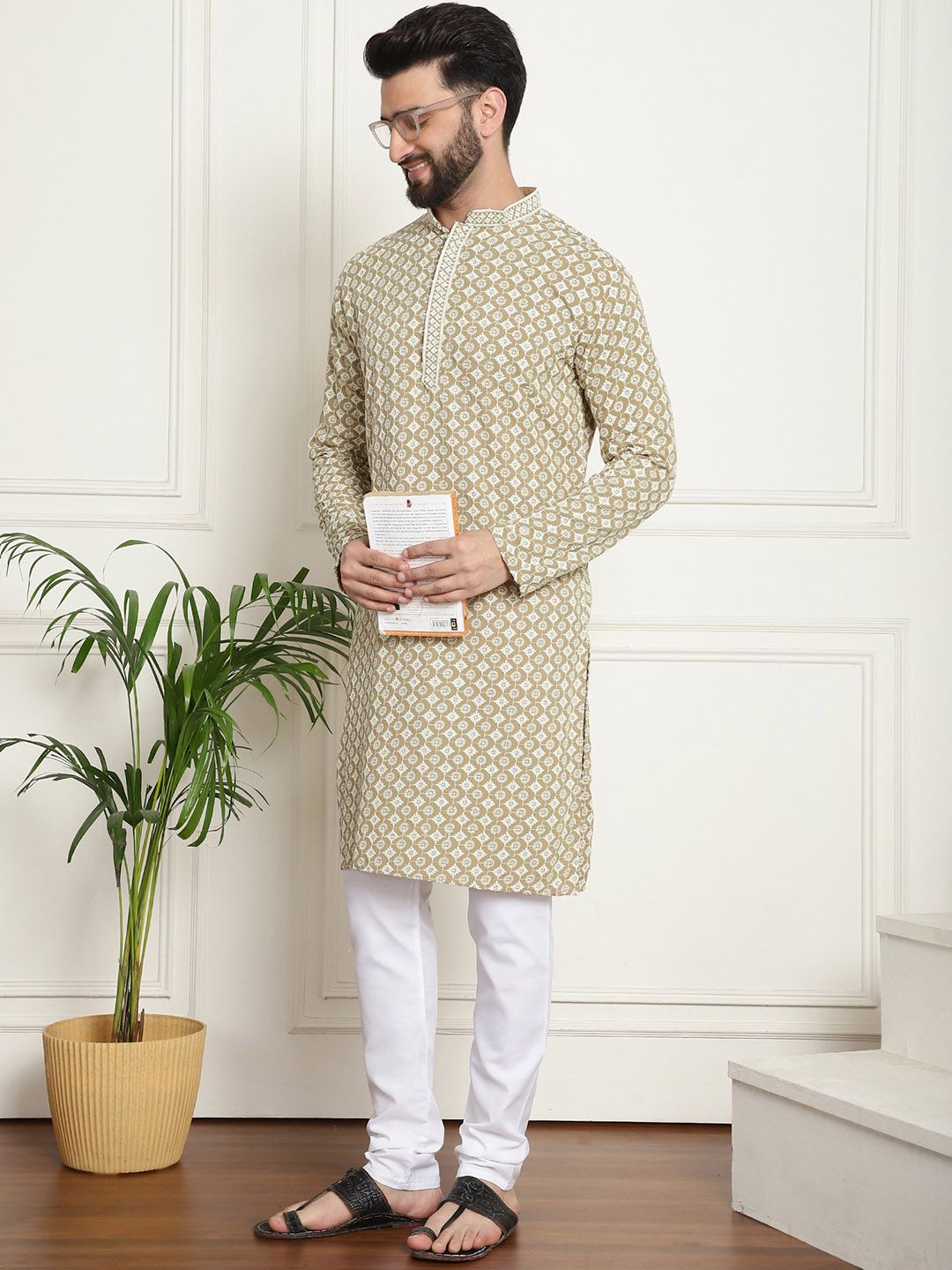 SOJANYA Ethnic Motifs Embroidered Mandarin Collar Sequined Pure Cotton Straight Kurta