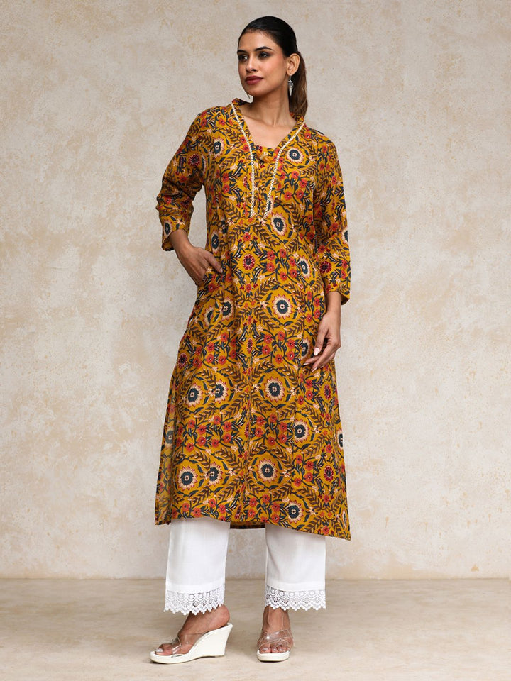 Varanga Floral Printed Cotton V-Neck A-Line Kurta