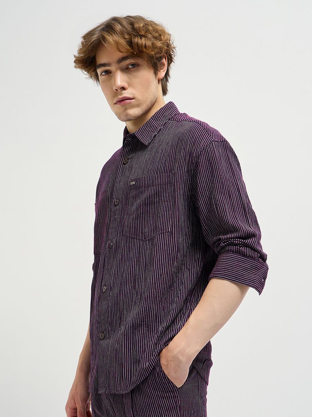 THE BEAR HOUSE Men Cutaway Collar Pinstripes Striped Casual Shirt