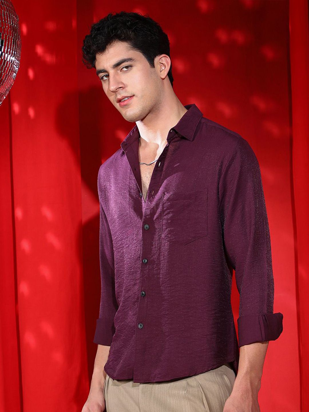 Campus Sutra Men Regular Fit Solid Casual Shirt
