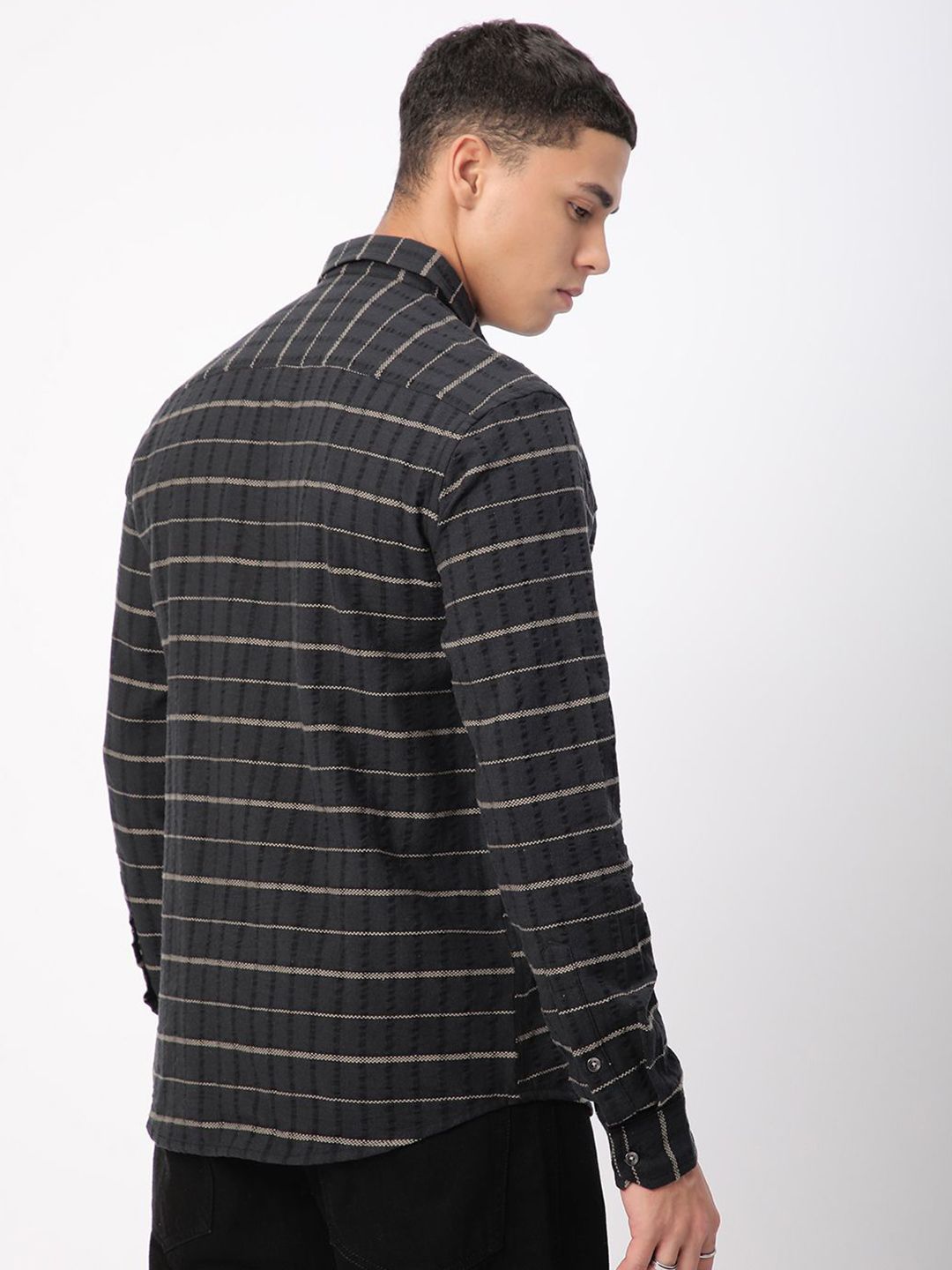 VASTRADO Men Classic Slim Fit Spread Collar Horizontal Striped Cotton Casual Shirt