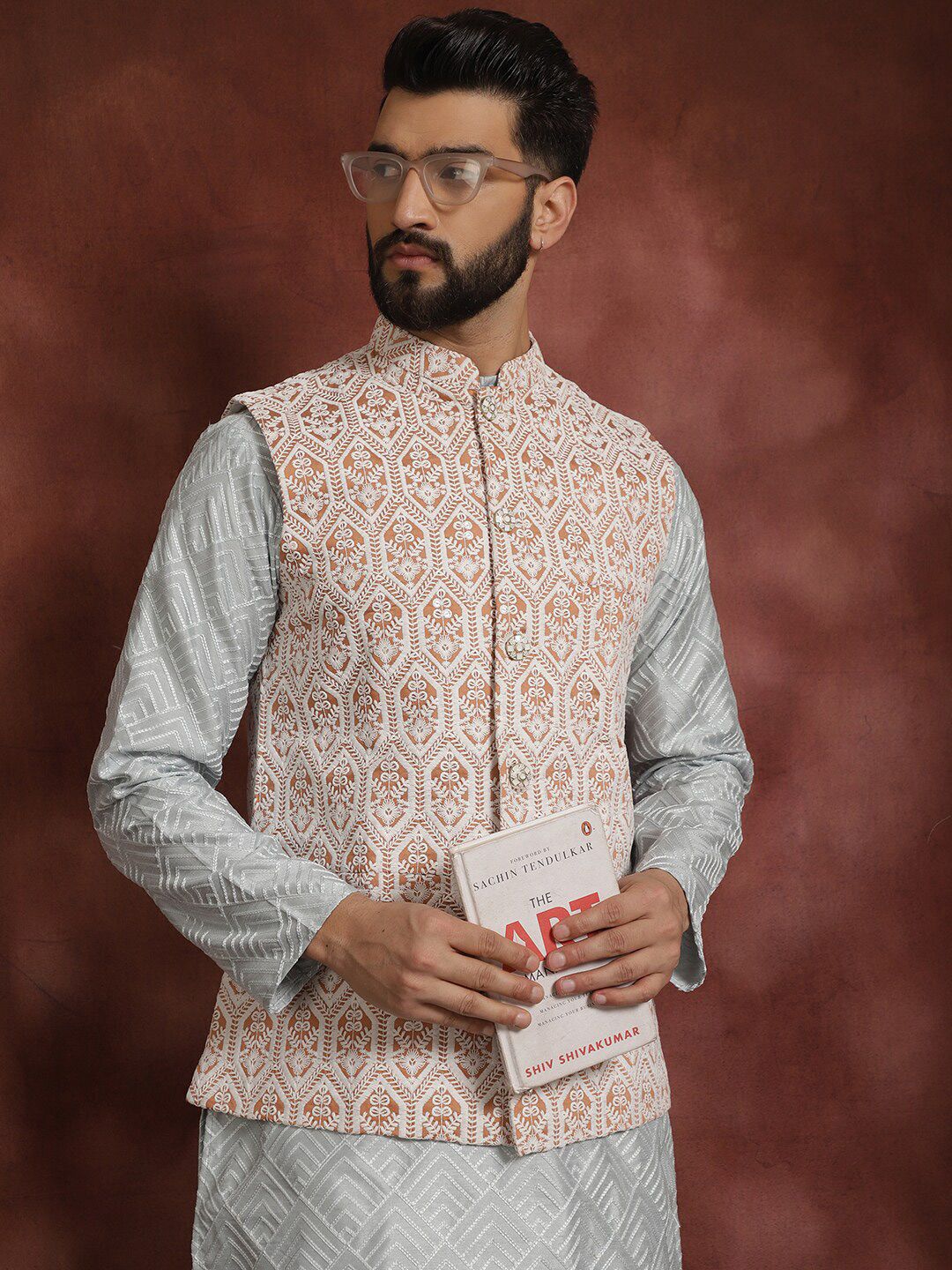 Motif Etnik Kelabu Anouk Bersulam Kurta Lurus Dengan Jaket Churidar & Nehru