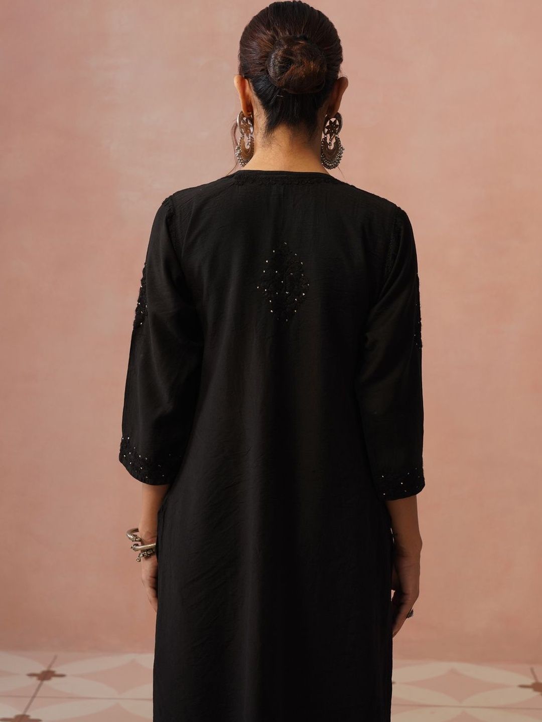 Rumah Wanita Chikankari Dihiasi Kurta Sutera Chanderi Labuci