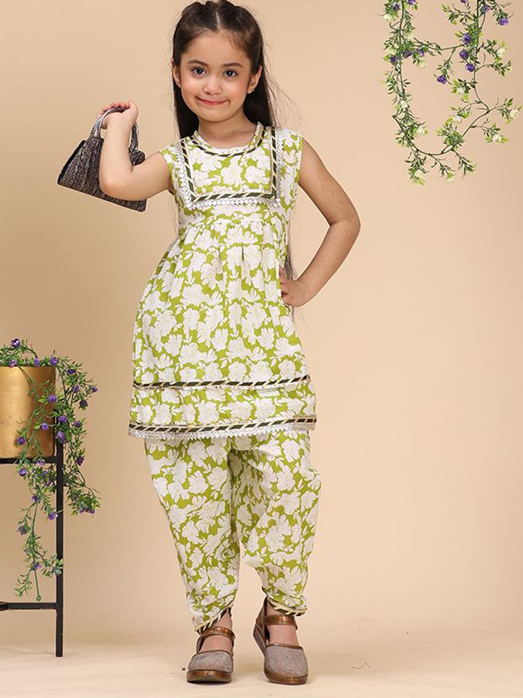 Cutiekins Girls Floral Printed Kurta with Dhoti Pant