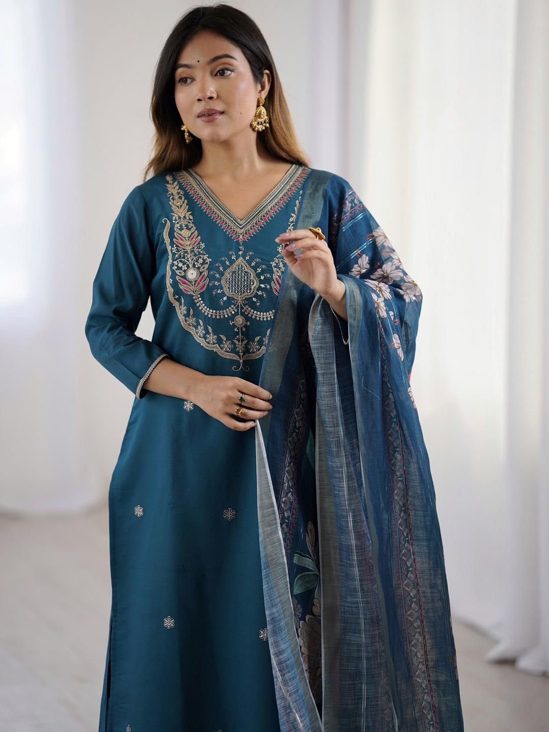 KALINI Women Ethnic Motifs Embroidered Regular Kurta Set