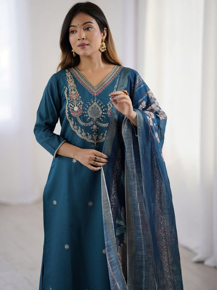 KALINI Women Ethnic Motifs Embroidered Regular Kurta Set