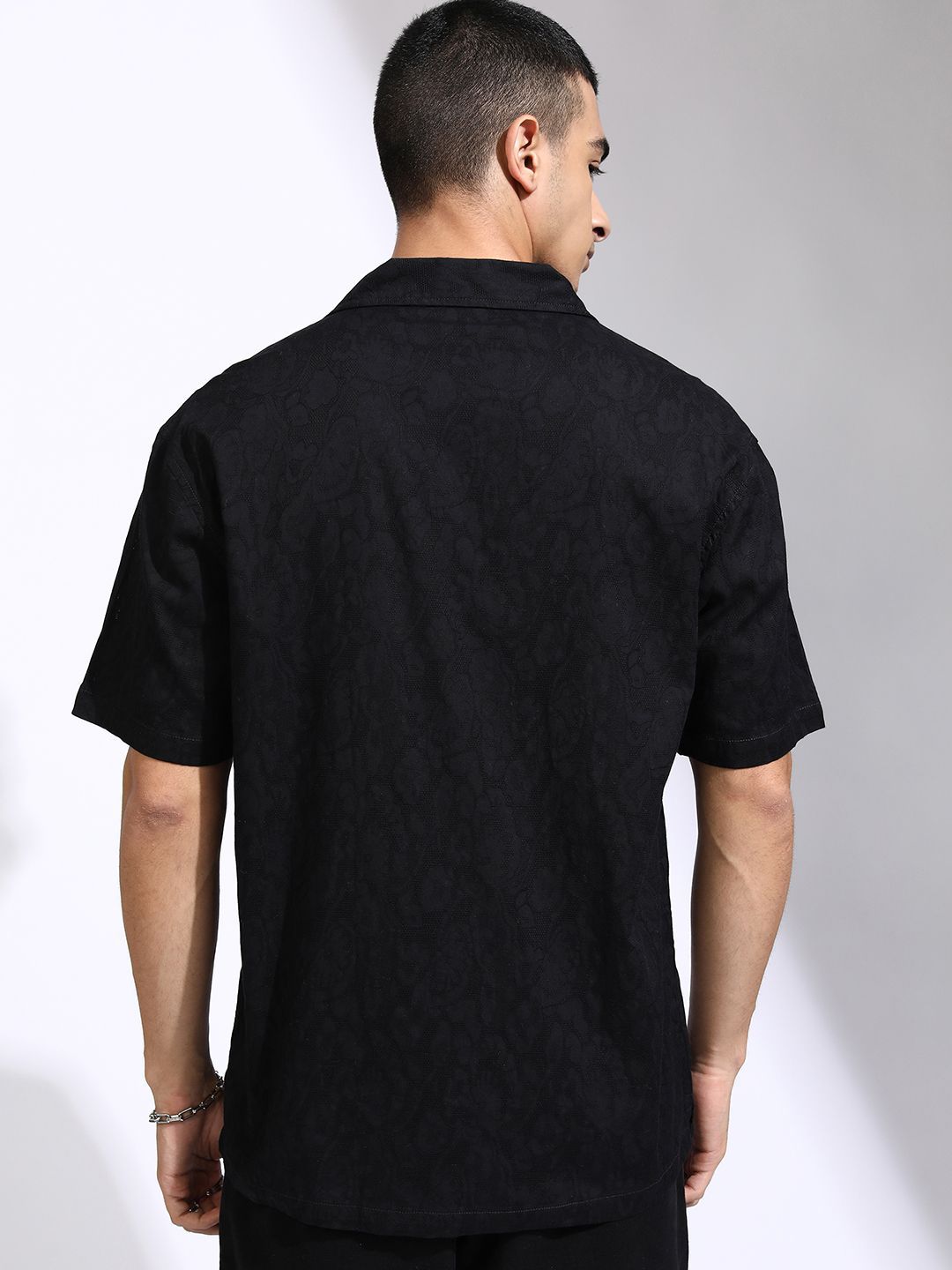 HIGHLANDER Men Jacquard Textured Cuban Collar Relaxed Shirt
