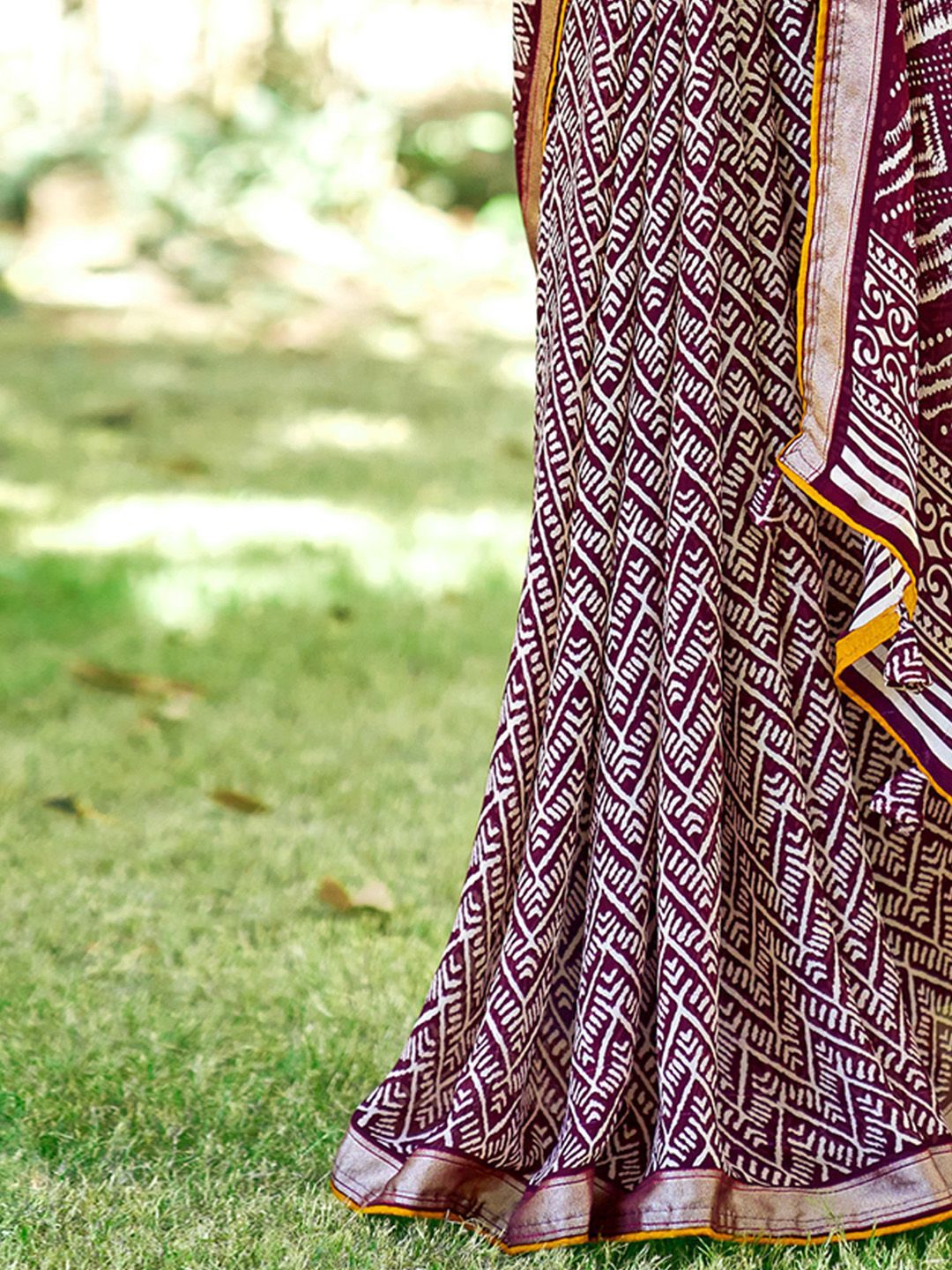Saree mall Ethnic Motifs Printed Sarees