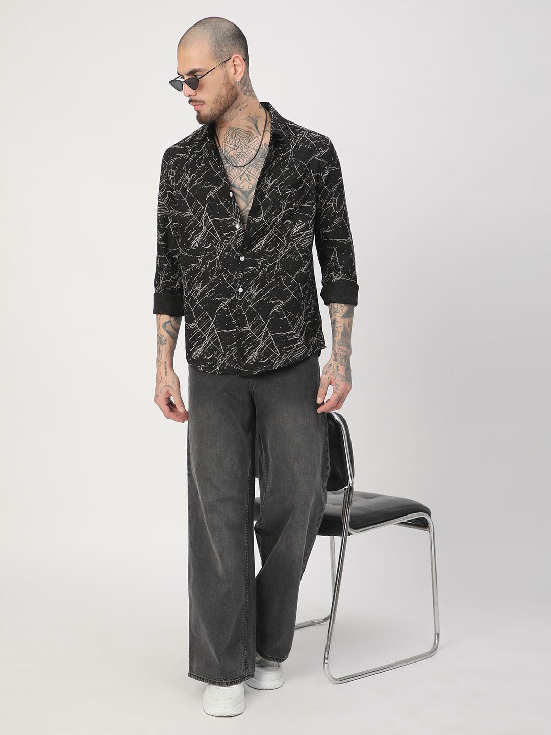 VASTRADO Men Classic Fit Spread Collar Abstract Printed Casual Shirt