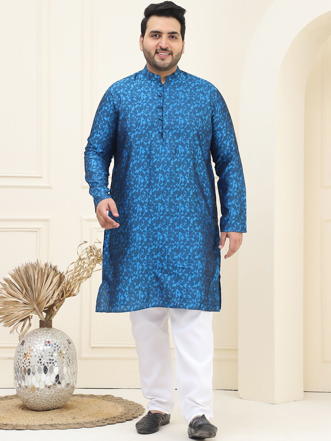 SOJANYA PLUS Plus Size Mandarin Collar Kurta with Pyjama