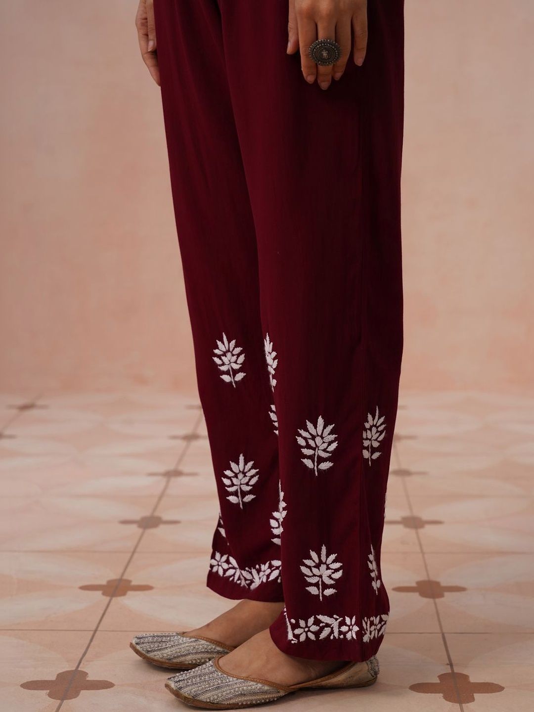 Rumah Chikankari Kurta Chikankari Biasa Wanita dengan Seluar