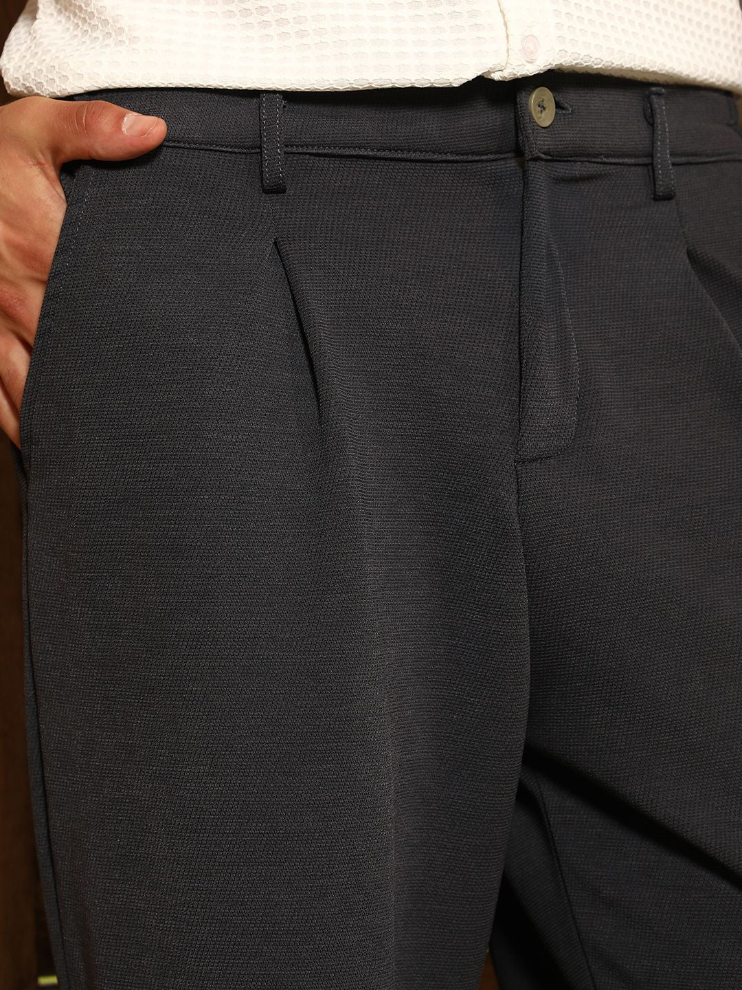 Campus Sutra Men Comfort Pleated Trousers