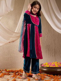 pspeaches Girls Colourblocked Sequinned Panelled Velvet Kurta with Trousers & Dupatta