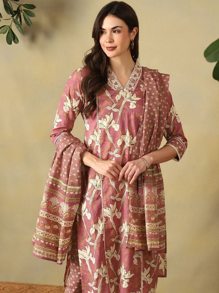 Mamicha Women Floral Printed Regular Pure Cotton Kurta with Trousers & With Dupatta