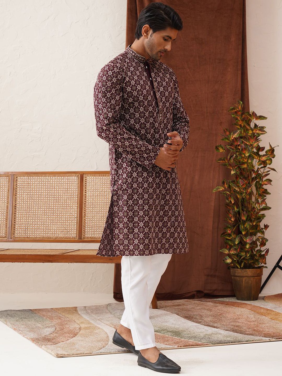 Jompers Men Embroidered Regular Sequinned Kurta with Pyjamas