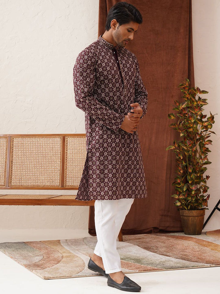 Jompers Men Embroidered Regular Sequinned Kurta with Pyjamas