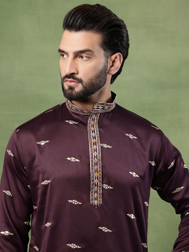 SOJANYA Men Ethnic Motifs Embroidered Sequinned Kurta