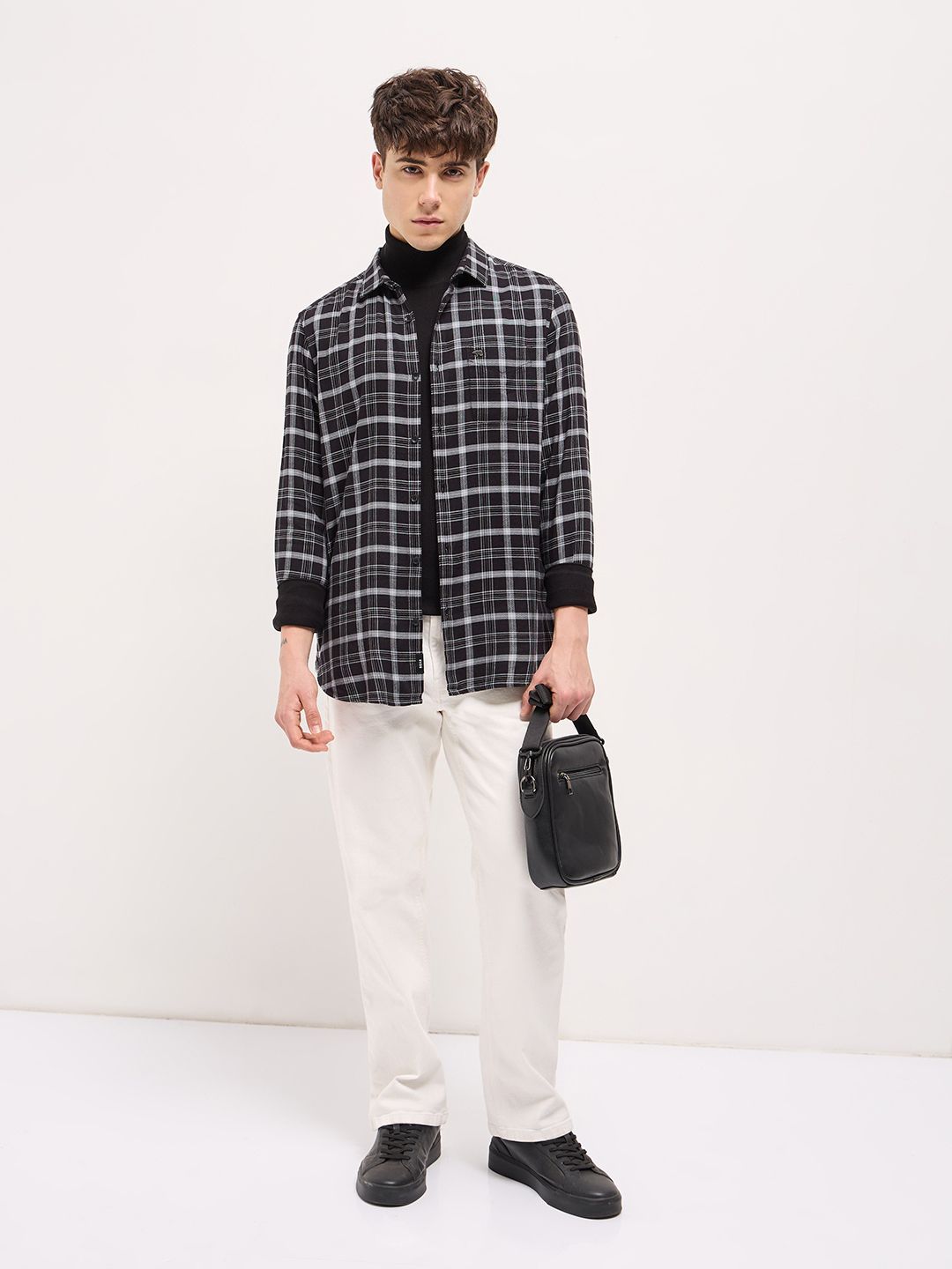 THE BEAR HOUSE Men Spread Collar Tartan Checked Cotton Slim Fit Shirt