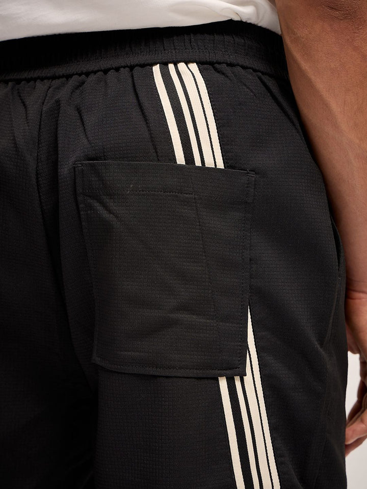 THE BEAR HOUSE Men Checked Straight Fit Casual Pant