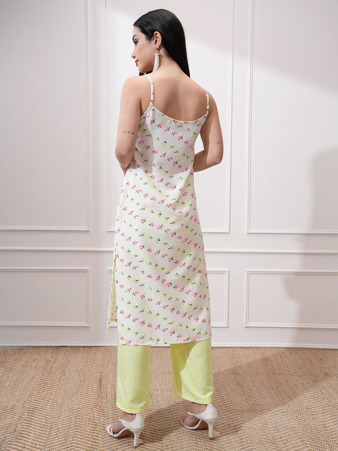 Vishudh Women Floral Printed Regular Kurta with Palazzos