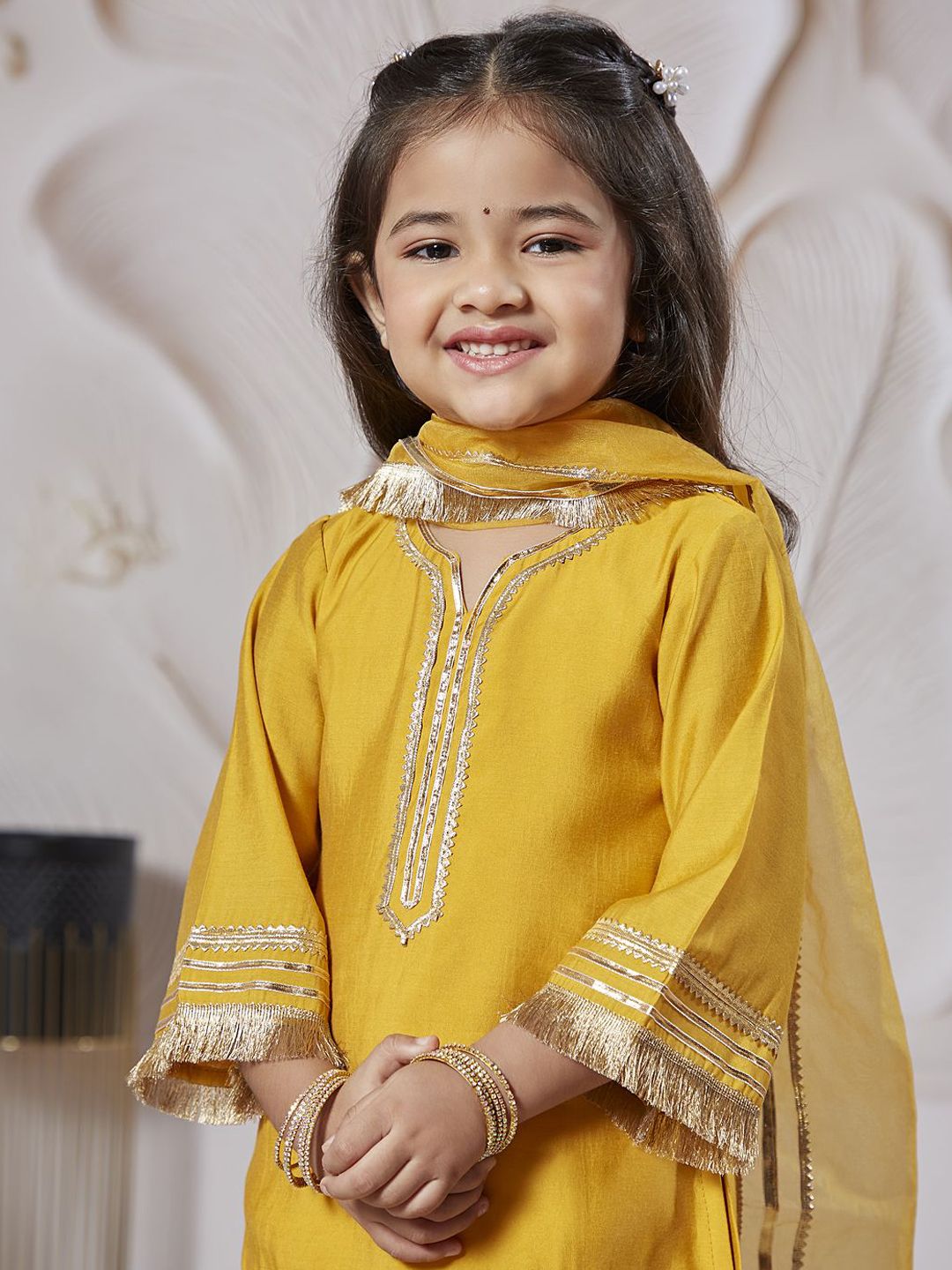 VASTRAMAY Girls Yoke Design Gotta Patti Straight Kurta with Pyjamas & With Dupatta