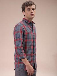 The Indian Garage Co Men Cutaway Collar Checked Cotton Slim Fit Casual Shirt