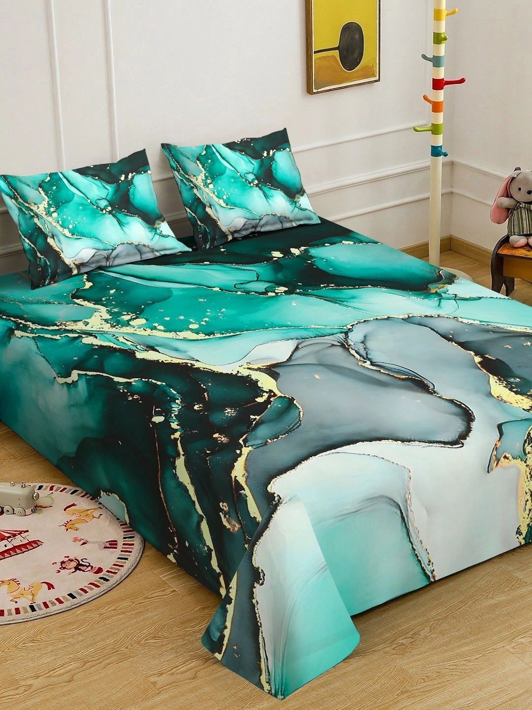 Myntra Elegant Homes Green 400 TC King Bedsheet with 2 Pillow Covers
