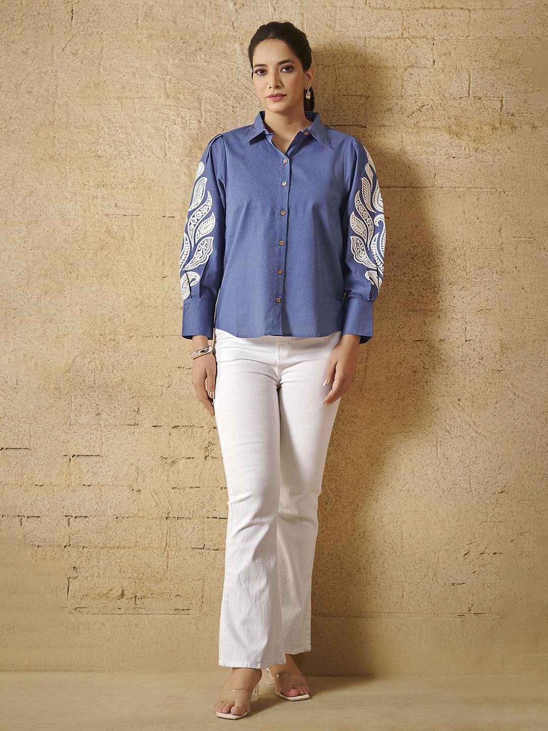 Anouk Women Straight Fit Floral Printed Spread Collar Casual Shirt