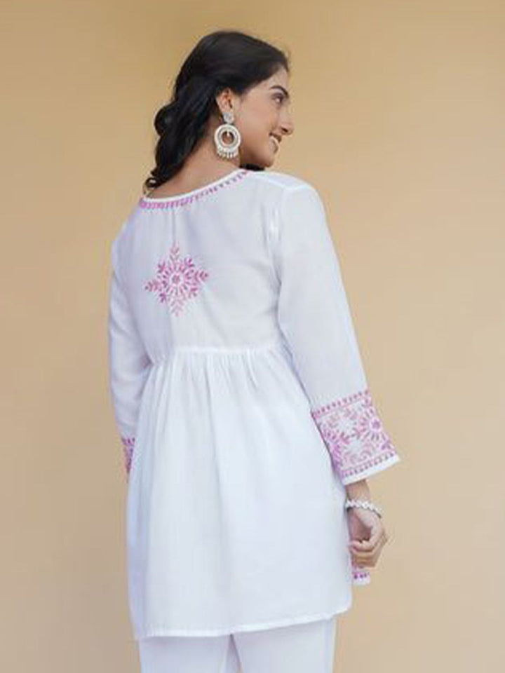 HOUSE OF KARI Floral Embroidered Chikankari Pure Cotton Short Kurti