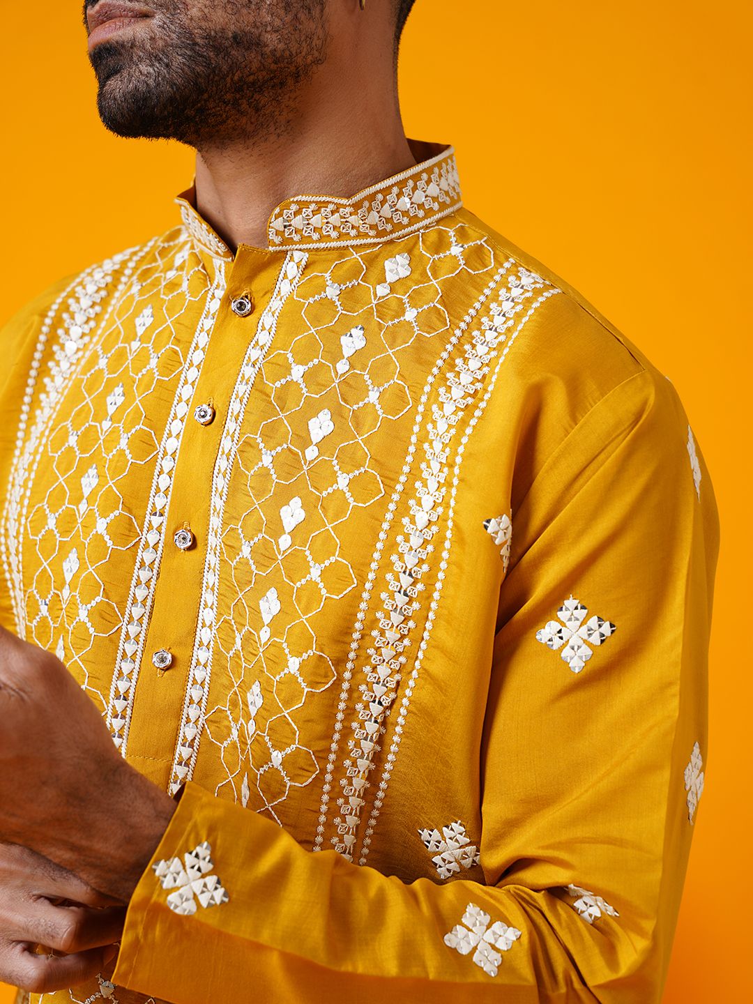 SOJANYA LUXE Floral Embroidered Mandarin Collar Sequinned Straight Kurta With Trouser
