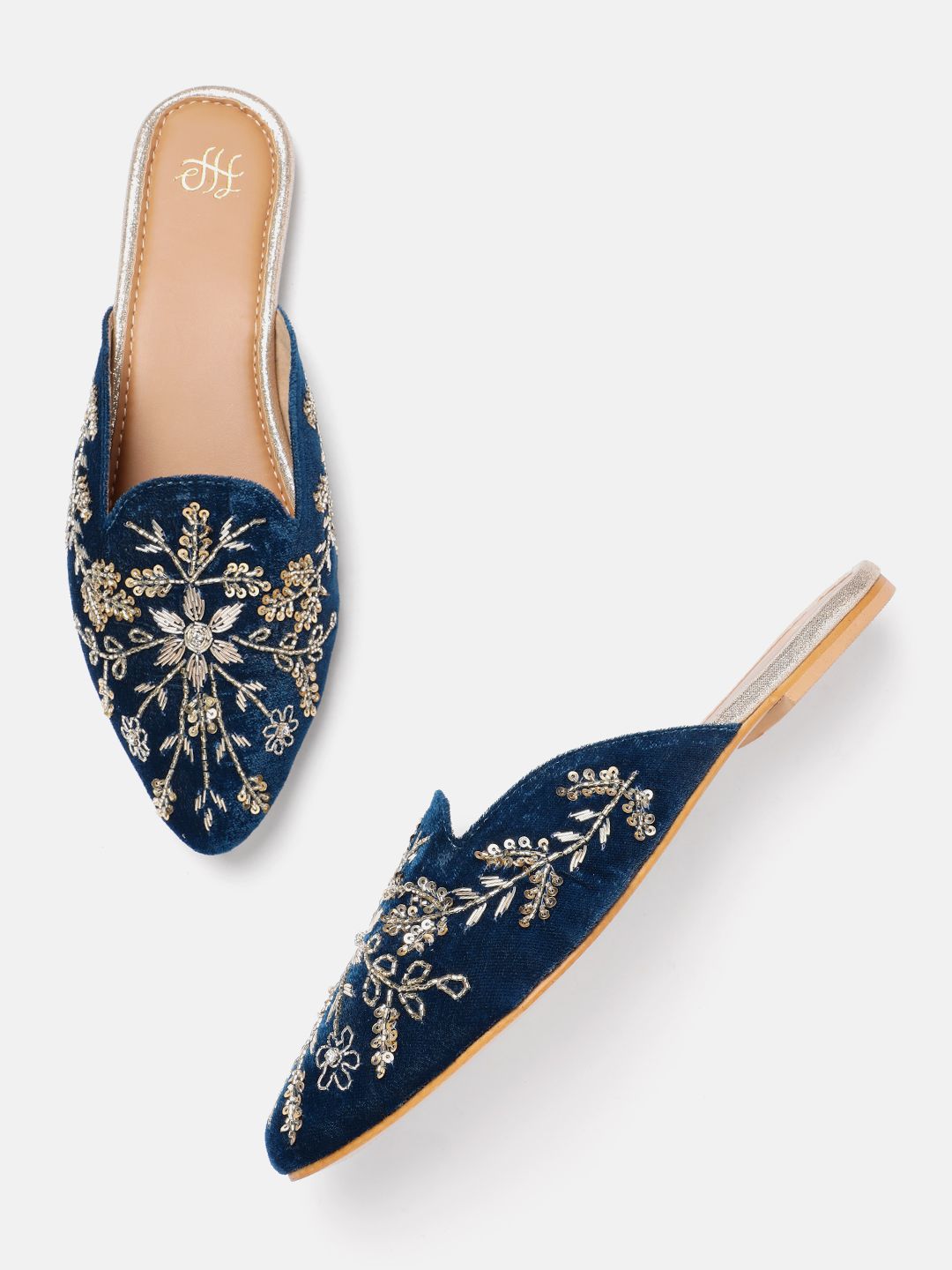 House of Pataudi Women Embellished Ethnic Mules