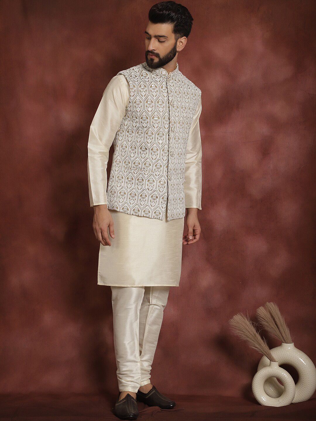 Anouk Men Geometric Embroidered Thread Work Straight Kurta With Churidar & Nehru Jacket