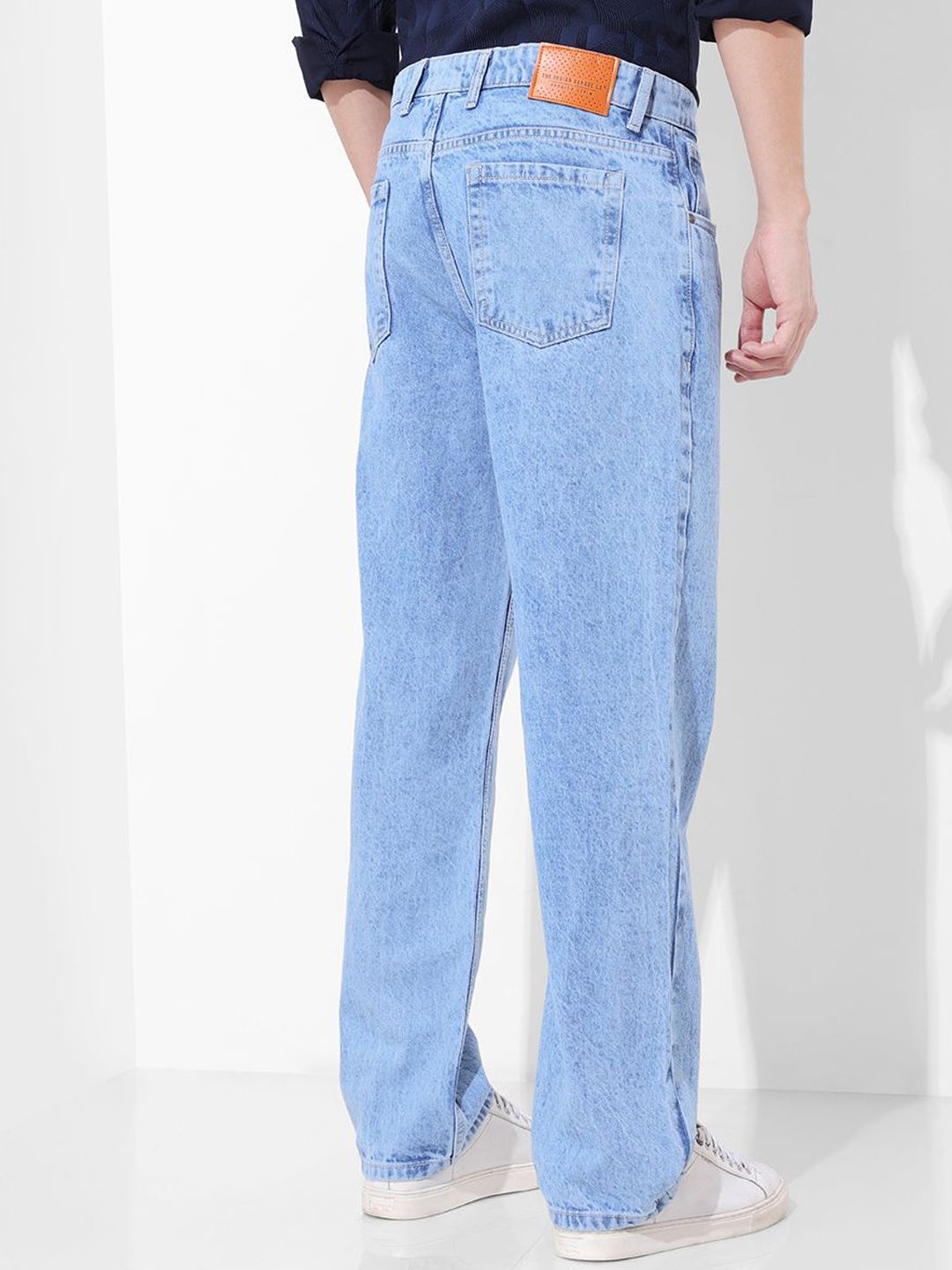 The Indian Garage Co Men Cotton Relaxed Fit Mid-Rise Light Fade Jeans