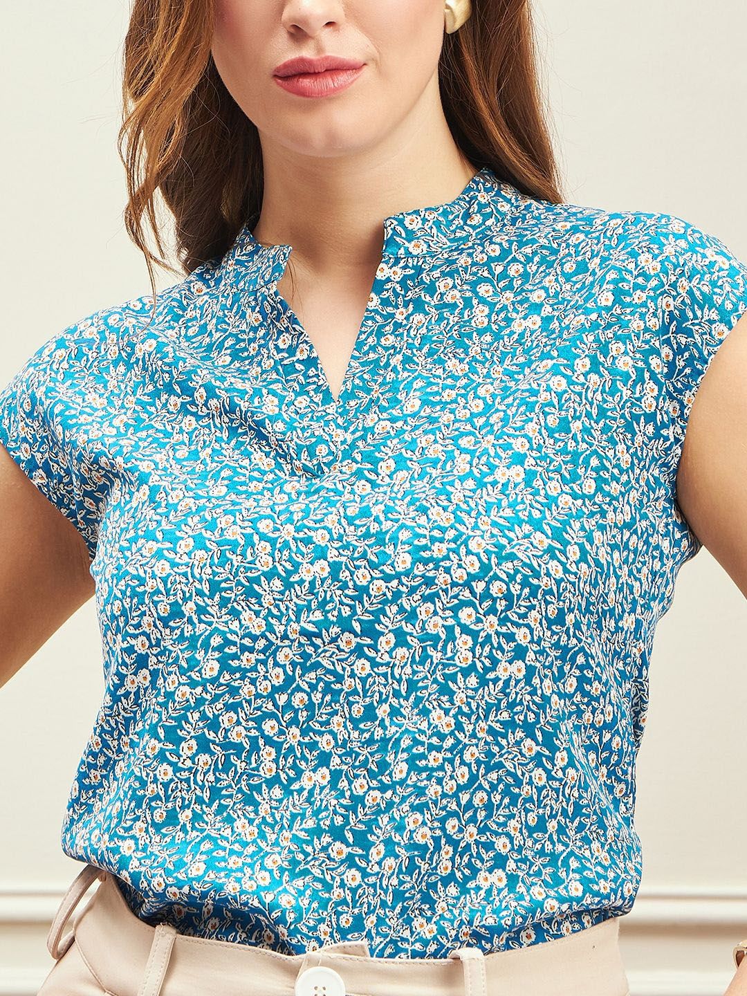 Berrylush Women Floral Print Mandarin Collar Extended Sleeves Top