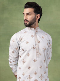 SOJANYA Men Bandhani Embroidered Mirror Work Kurta