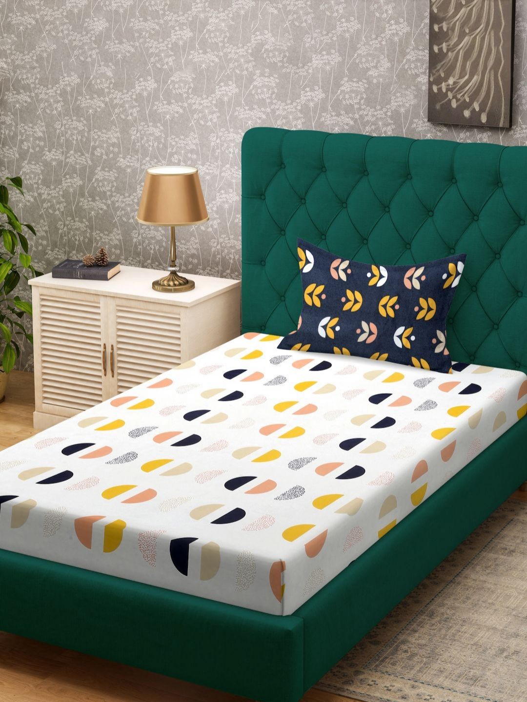 Myntra Elegant Homes White Geometric Polycotton 300 TC Single Cadar Halus dengan Sarung Bantal-98 x 59 inci