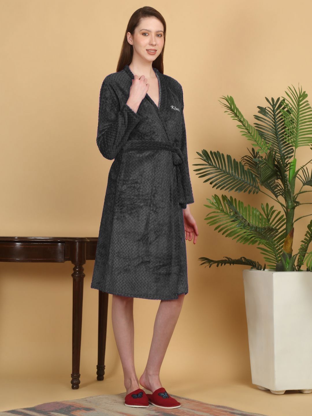 KLOTTHE Self Design Woolen Bath Robe With Belt