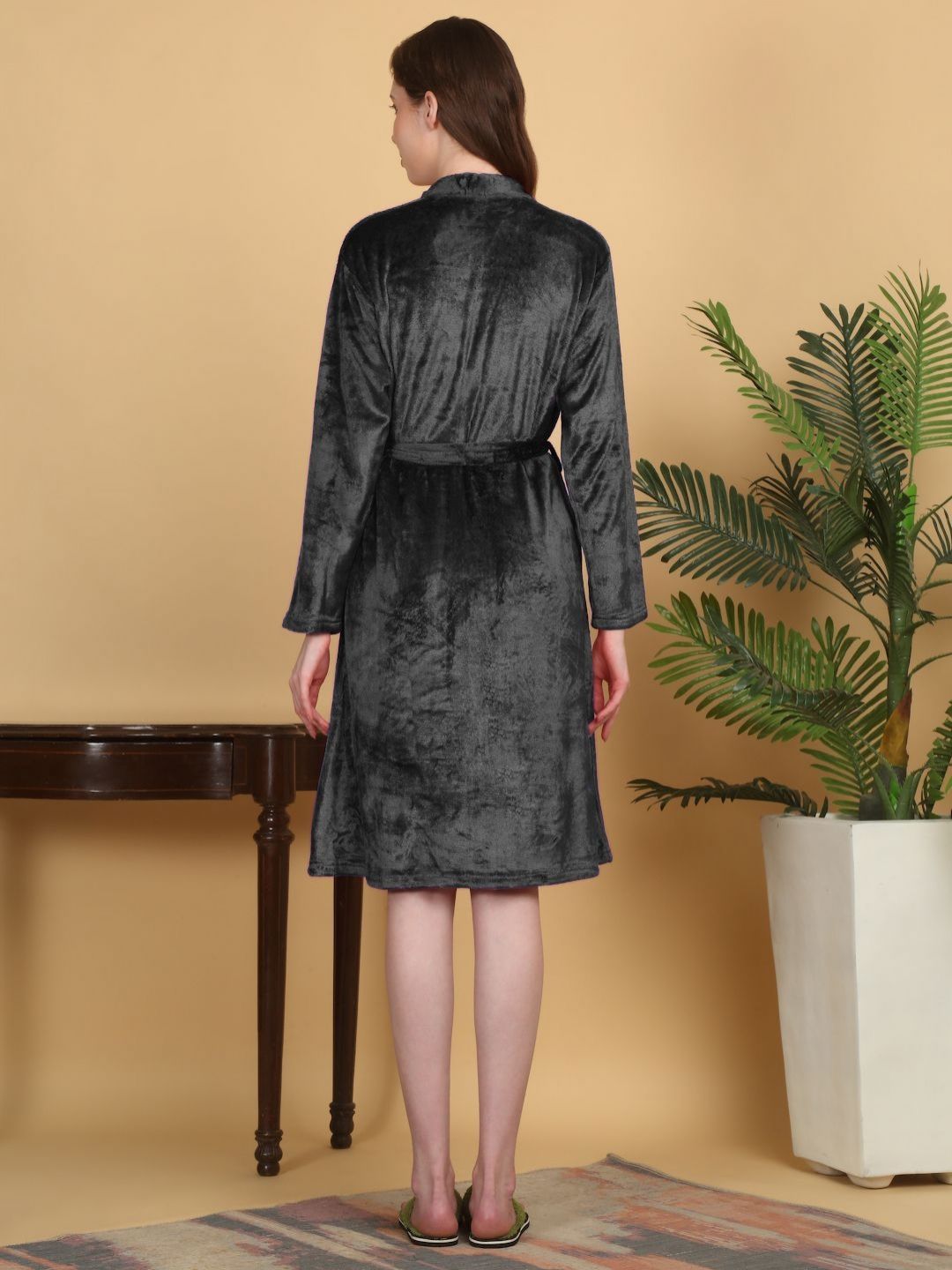 KLOTTHE Black Woollen Bath Robe With Belt